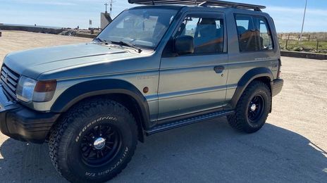Mitsubishi Pajero • 1995 • 200,000 km