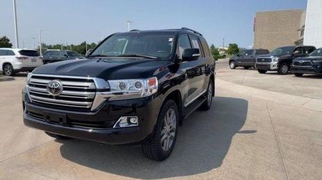 Toyota Land Cruiser • 2020 • 12,087 km