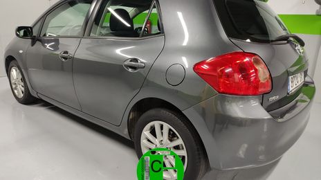 Toyota Auris • 2009 • 193,000 km