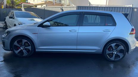 Volkswagen Golf • 2016 • 53,000 km