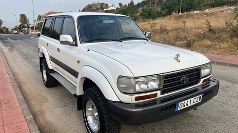 Toyota Land Cruiser • 1997 • 272,000 km
