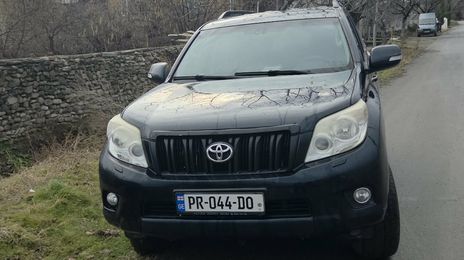 Toyota Land Cruiser • 2012 • 300,000 km