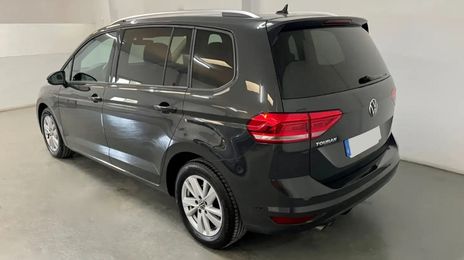 Volkswagen Touran • 2021 • 52,000 km