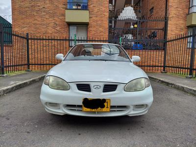 Hyundai Elantra • 2000 • 156,000 km