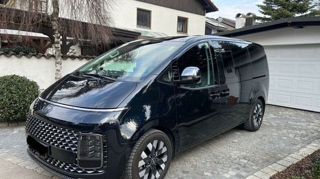 Hyundai Santa Fe • 2022 • 17,800 km