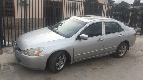 Honda Accord • 2006 • 3,896 km