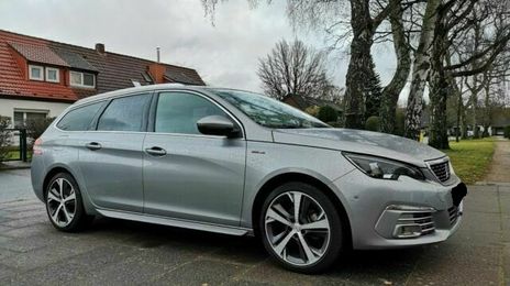 Peugeot 308 SW • 2019 • 84,600 km