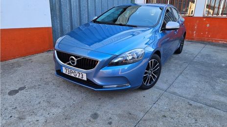 Volvo V40 • 2014 • 190,000 km