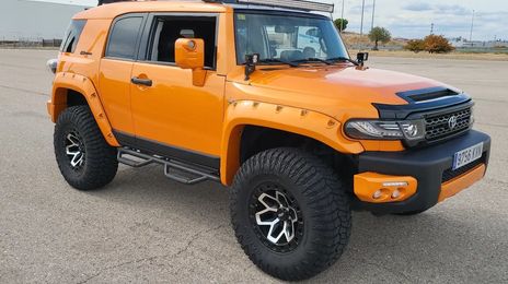 Toyota FJ Cruiser • 2007 • 200,000 km