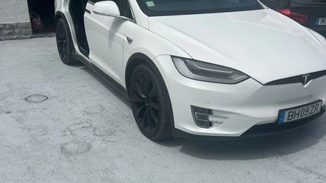 Tesla Model X • 2017 • 152,000 km