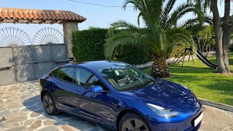 Tesla Model 3 • 2022 • 30,500 km