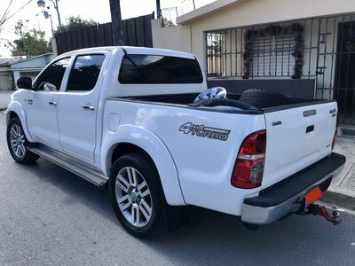 Toyota Hilux • 2008 • 211,000 km