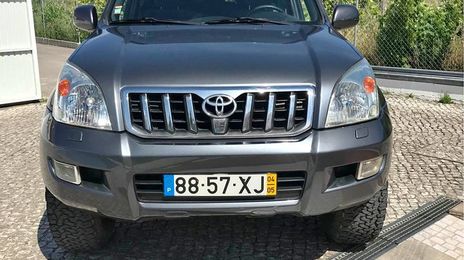 Toyota Land Cruiser • 2004 • 199,000 km