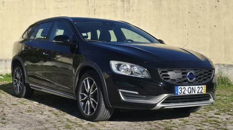 Volvo V60 Cross Country • 2015 • 190,000 km