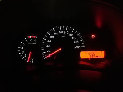 Nissan March • 2017 • 45,000 km