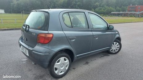 Toyota Auris • 2005 • 180,000 km