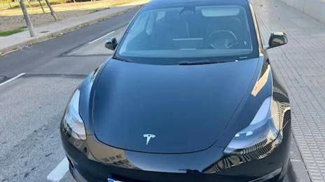 Tesla Model 3 • 2022 • 14,000 km