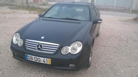 Mercedes-Benz 200 - 300 • 2003 • 299,999 km