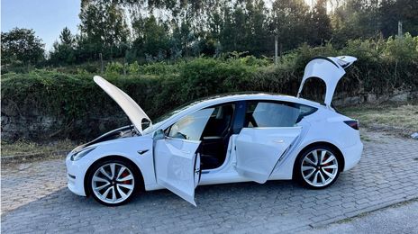 Tesla Model 3 • 2019 • 110,000 km