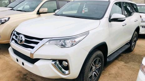 Toyota Fortuner • 2017 • 3 km