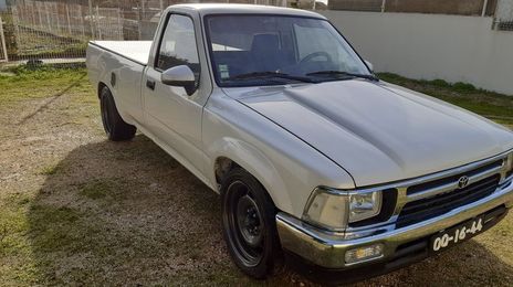 Toyota Hilux • 1991 • 130,000 km
