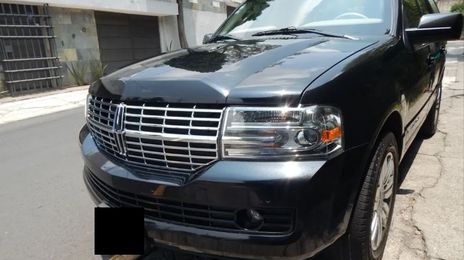 Lincoln Navigator • 2013 • 100,000 km