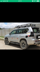 Toyota Land Cruiser • 2011 • 140,000 km