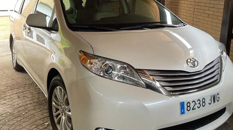 Toyota Sienna • 2014 • 61,000 km