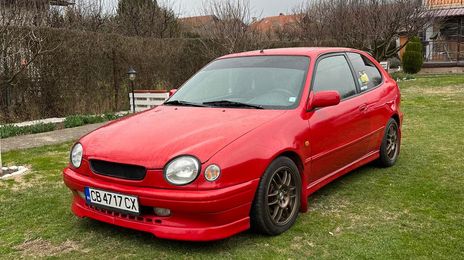 Toyota Corolla Hatchback • 1999 • 200,000 km