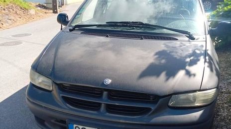 Chrysler Grand Voyager • 2000 • 200,000 km