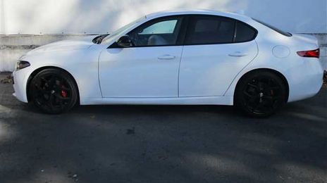 Alfa Romeo Giulia • 2020 • 23,975 km