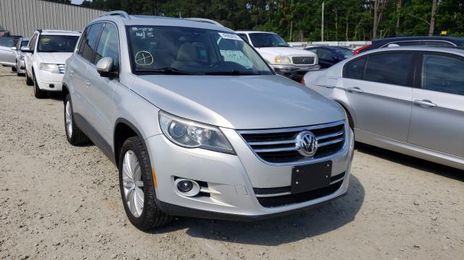 Volkswagen Tiguan • 2009 • 10,000 mi