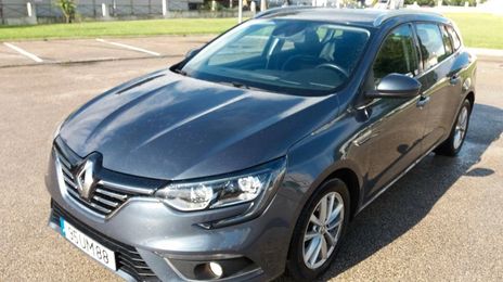 Renault Mégane • 2018 • 99,999 km