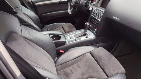 Audi Q7 • 2006 • 150,000 km