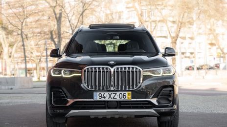 BMW X7 • 2019 • 178,000 km