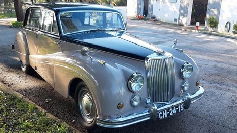 Volkswagen e-Golf • 1980 • 60,000 km