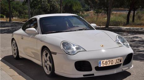 Porsche 911 Carrera • 2002 • 107,000 km