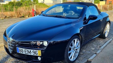 Alfa Romeo Spider • 2007 • 68,038 km