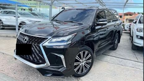 Lexus LX • 2020 • 60,000 km