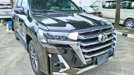 Toyota Land Cruiser • 2016 • 35 km