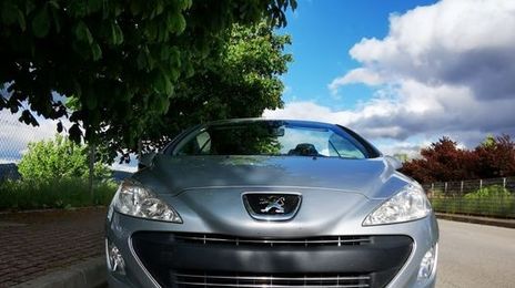 Peugeot 308 • 2010 • 195,000 km