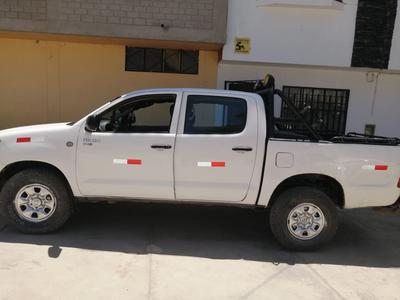 Toyota Hilux • 2010 • 110,000 km