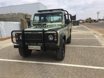 Land Rover Defender • 1986 • 142,000 km