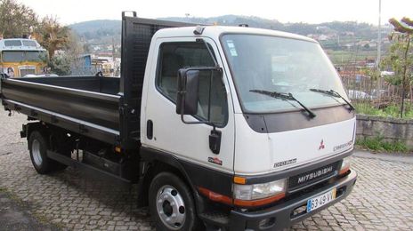 Mitsubishi Fuso canter • 2004 • 4,999 km