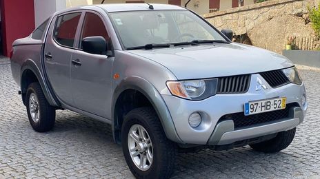 Mitsubishi L200 • 2015 • 87,000 km
