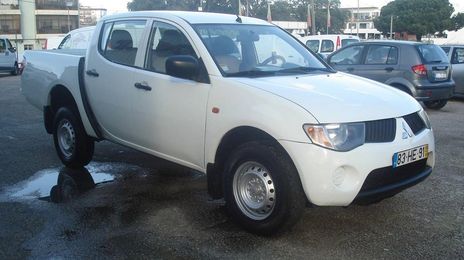 Mitsubishi L200 • 2009 • 200,000 km