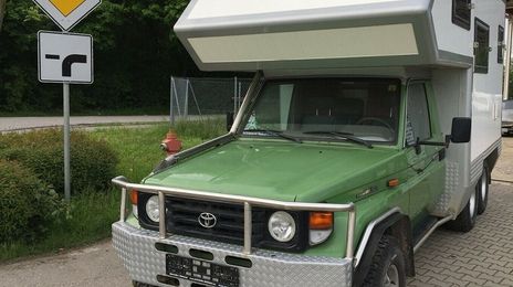Toyota Land Cruiser • 2001 • 92,500 km
