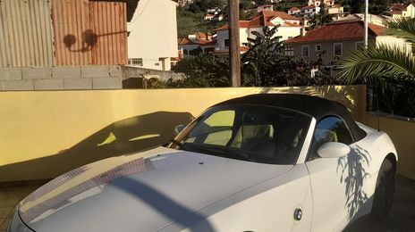 BMW Z4 • 2007 • 175,000 km