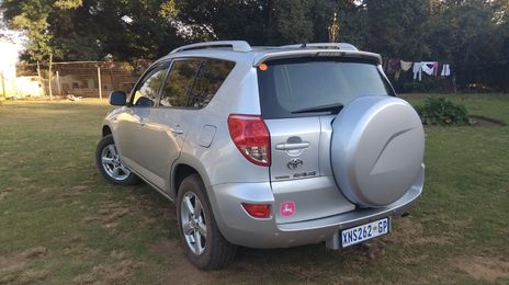 Toyota RAV4 • 2008 • 290,000 km