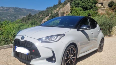 Toyota Yaris • 2023 • 4,945 km